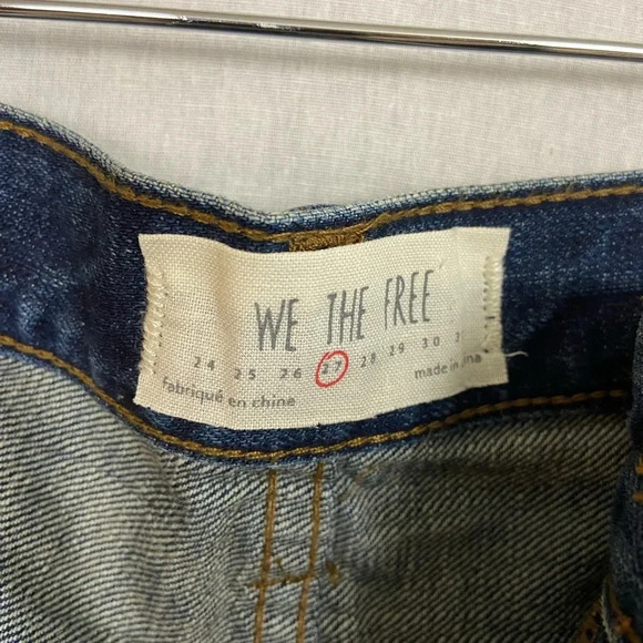 We the Free cut off frayed distressed crochet jean denim shorts Sz 27 - Picture 7 of 9